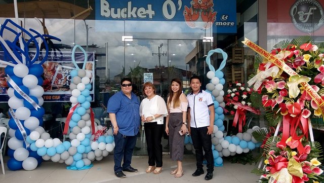 Bucket O’ Shrimps Celebrated their Grand Opening at the Cagayan Town Center with a Shrimp-All-You-Can Buffet at P599